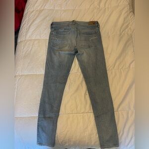 Women’s American Eagle Super Stretch Jeggings, size 4, Light Wash